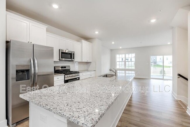 Building Photo - 2273 Marcy Dr