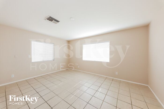Building Photo - 11740 N 80th Dr