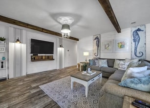 Building Photo - 22 Santana Dr