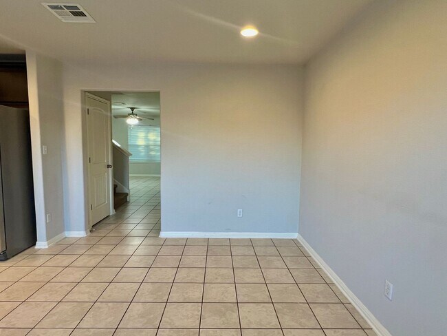 Building Photo - Off I-35 in San Marcos! $300 Move-In Credit!