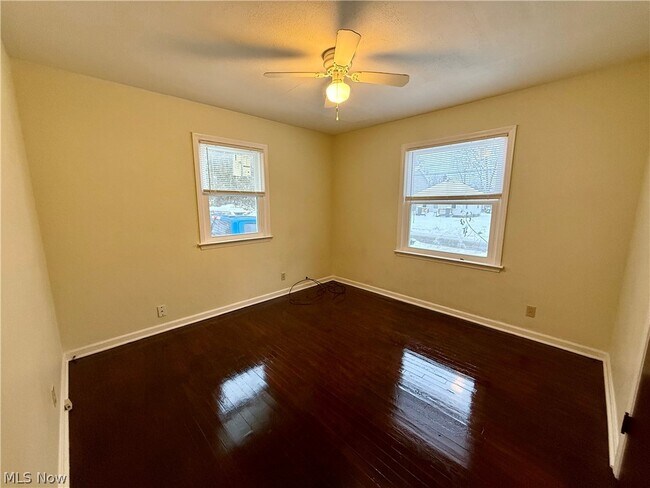 Building Photo - 575 Noble Ave