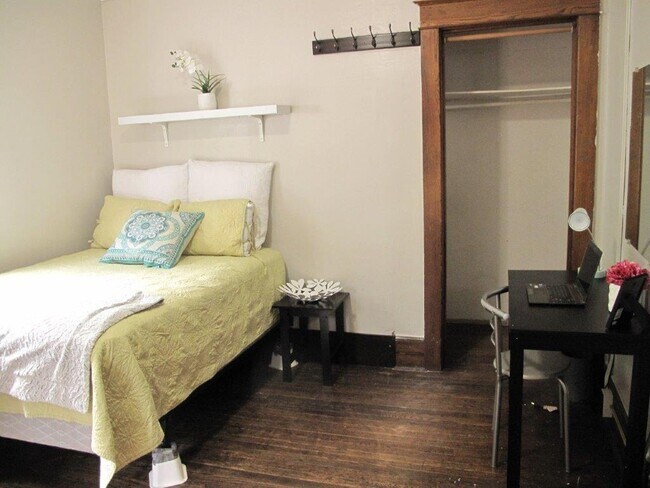 bedroom 4 - 409 Dryden Rd