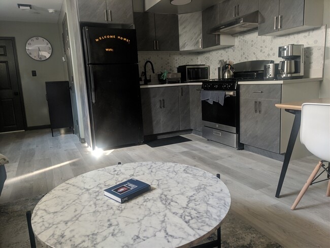 Building Photo - 520 Broadway