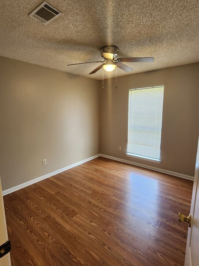Building Photo - 2710 Java Ct