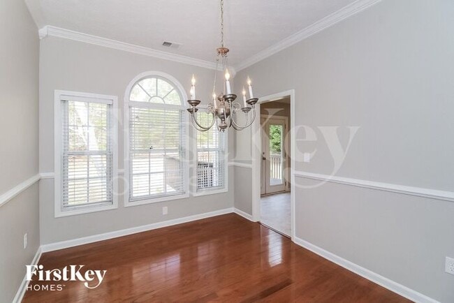 Building Photo - 1627 Eagle Dr