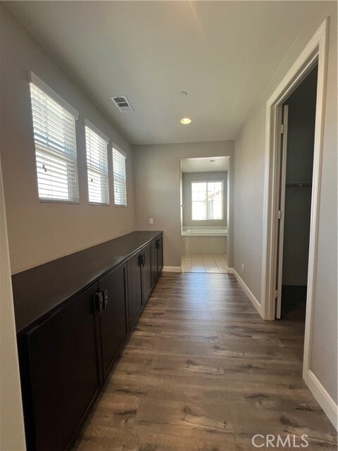Building Photo - 9735 La Vine Ct