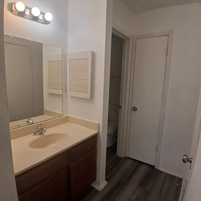 Building Photo - 5434 Parkridge Dr