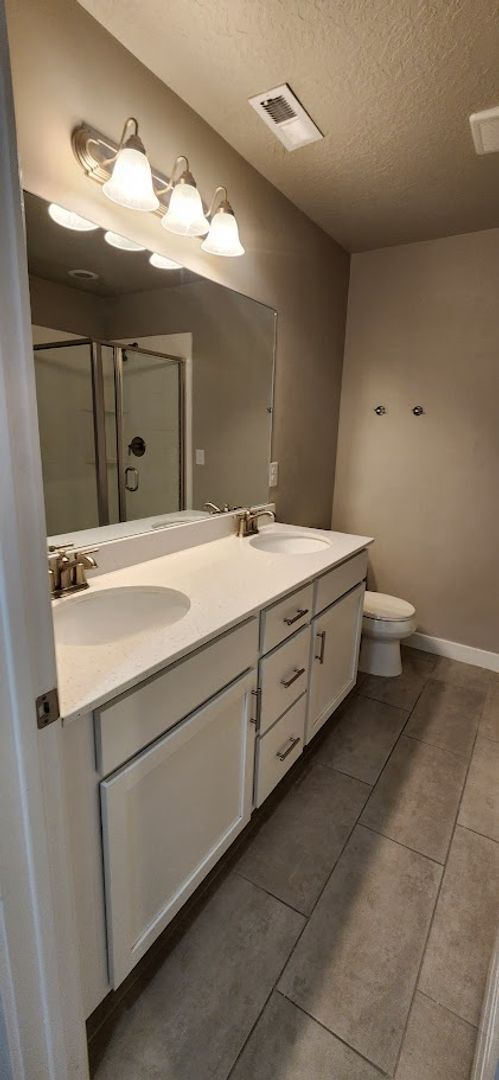 Building Photo - $2,000 OFF 4-bed, 3.5-bath Townhome Available Now!