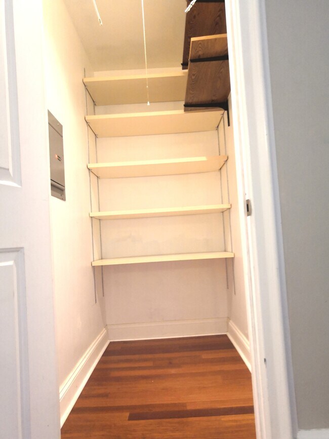 storage 1 - 401 S Grove Ave
