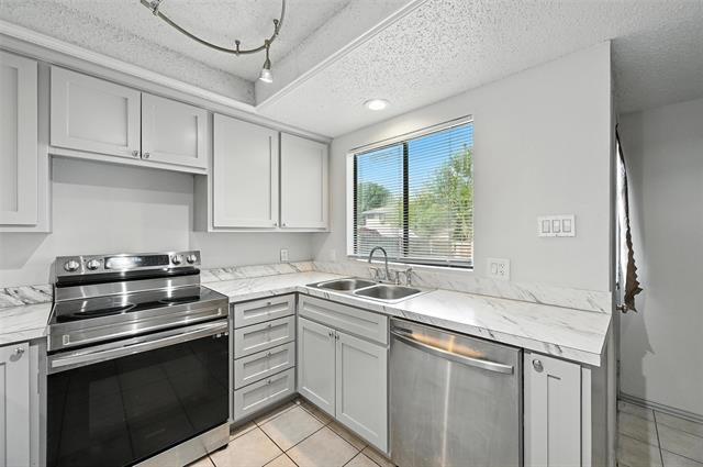 Building Photo - 5922 Timbercrest Dr