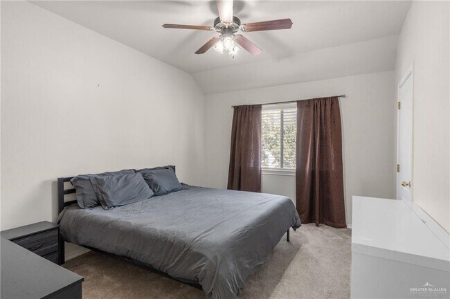 Building Photo - 29 Nicole Dr