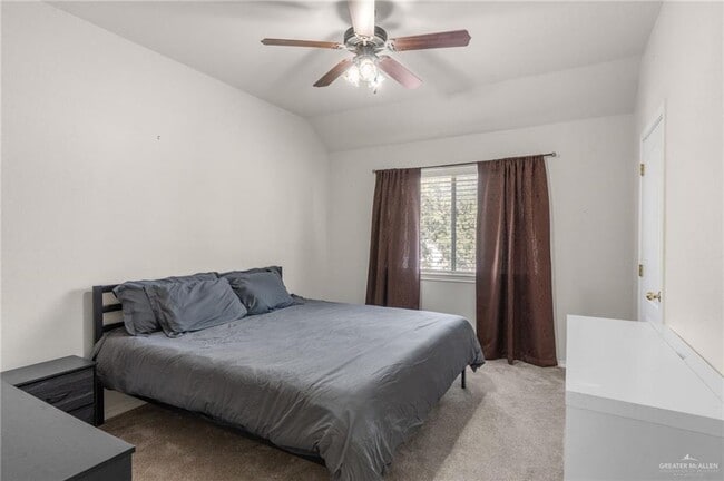 Building Photo - 30 Nicole Dr