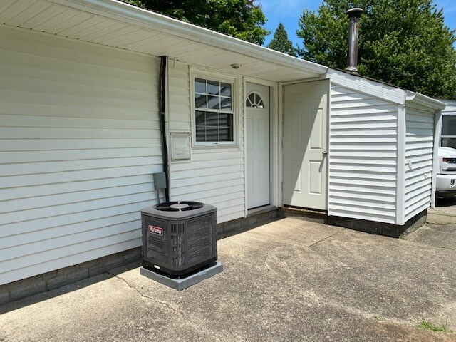 Building Photo - 355 Erskine Ave