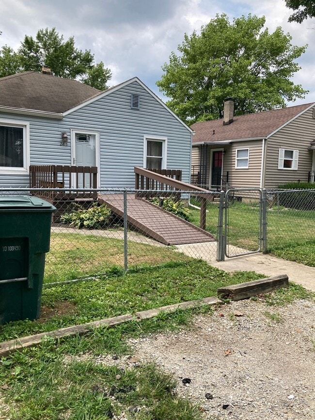 Primary Photo - 2 bedroom with fenced in yard