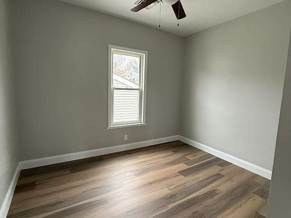 Building Photo - Stunning apartment