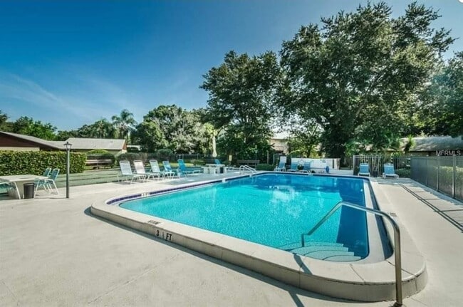 Building Photo - 4215 E Bay Dr