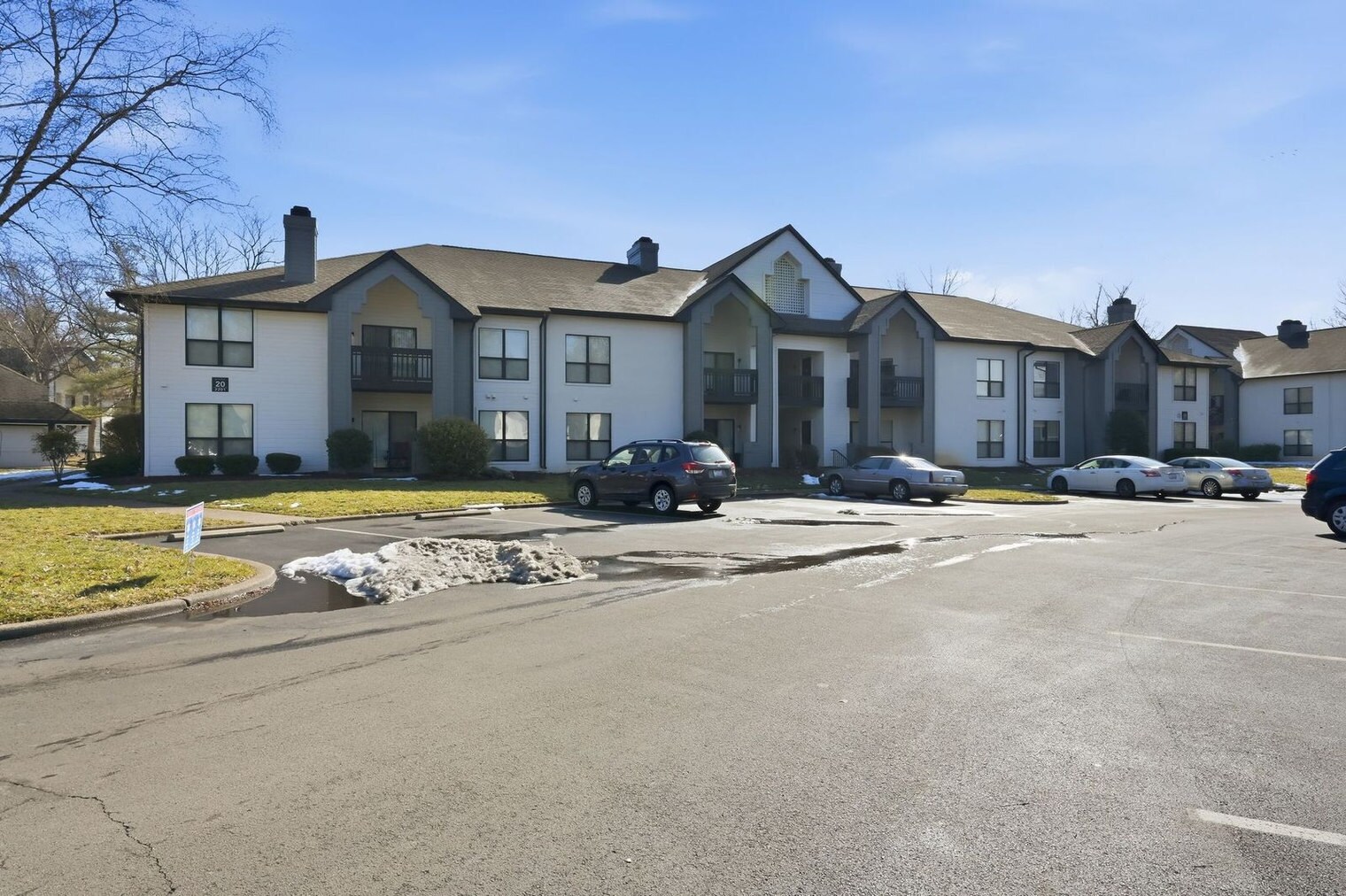 Building Photo - 2201 Deercross Dr