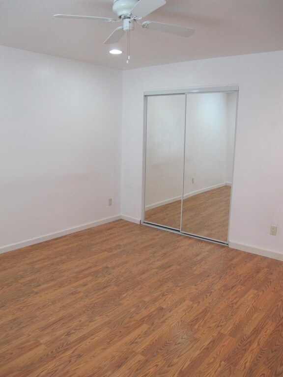 Building Photo - FOR RENT