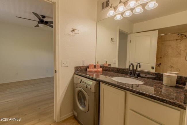 Building Photo - 3619 E Monterosa St