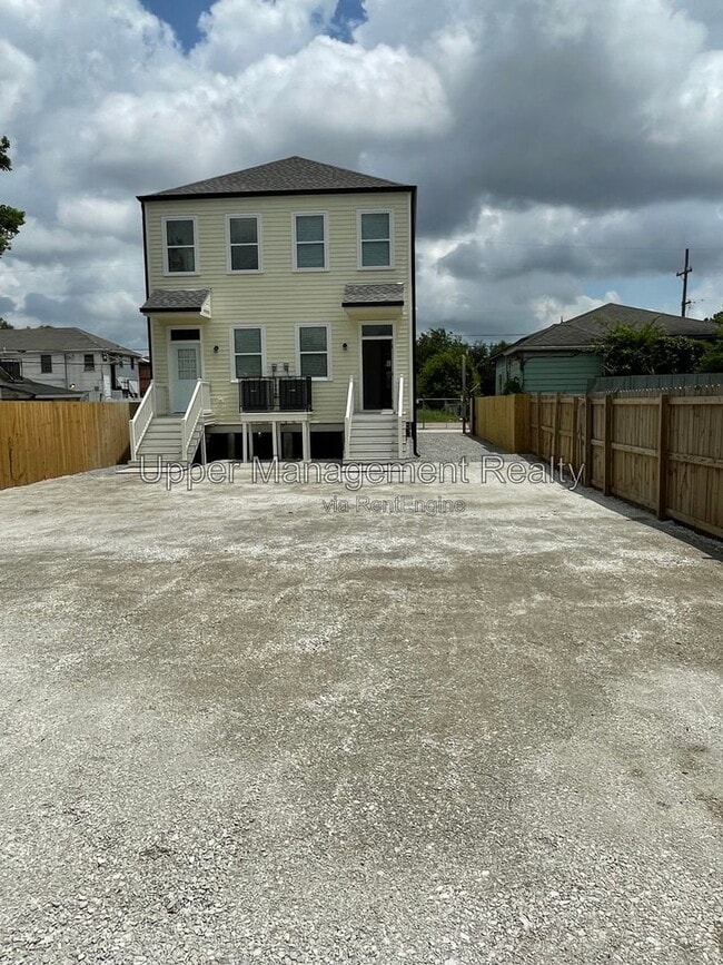 Building Photo - 3418 Third Street