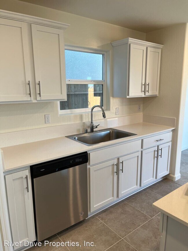 Building Photo - 5 br, 3 bath House - 707 Jessie Drive