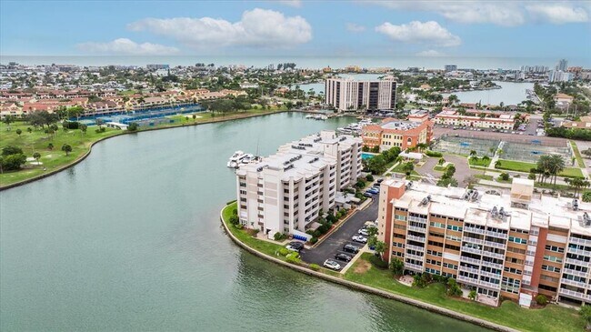 Building Photo - 450 Treasure Island Causeway