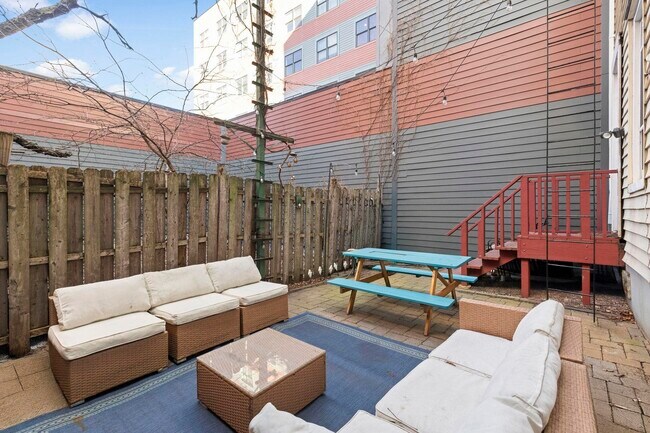 Building Photo - 358 14th St