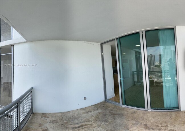 Building Photo - 350 S Miami Ave