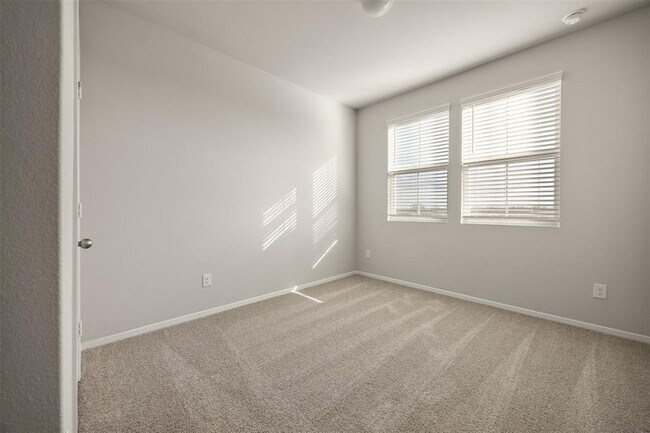 Building Photo - 160 Backwater Rd