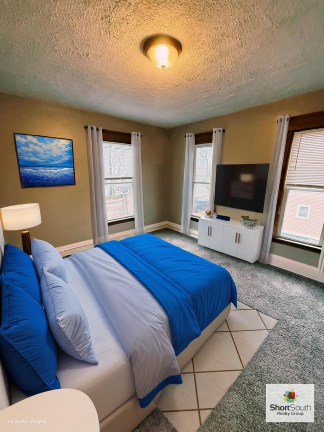 Building Photo - Updated Duplex 4 bed 2 bath on the NW Side