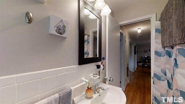 Building Photo - 2507 Ricky Cir