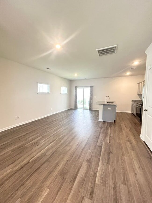 Building Photo - READY FOR YOU IN HARBISON GROVE