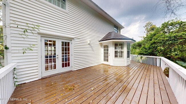 Building Photo - 1142 Westwood Dr