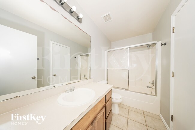 Building Photo - 3105 SW 104th Terrace