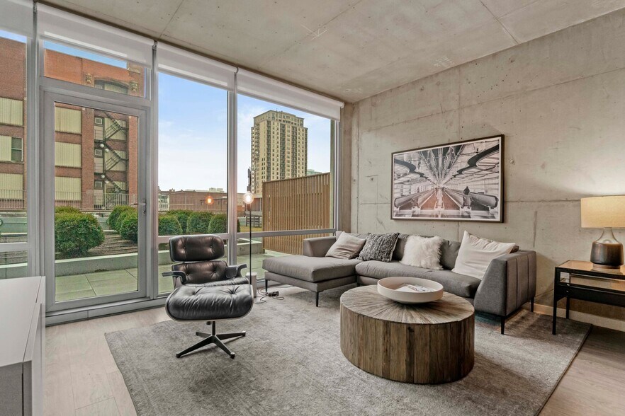 Building Photo - 1407 S State St