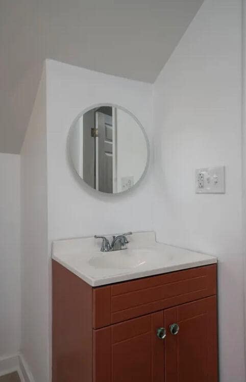 Building Photo - 667 Longview Dr