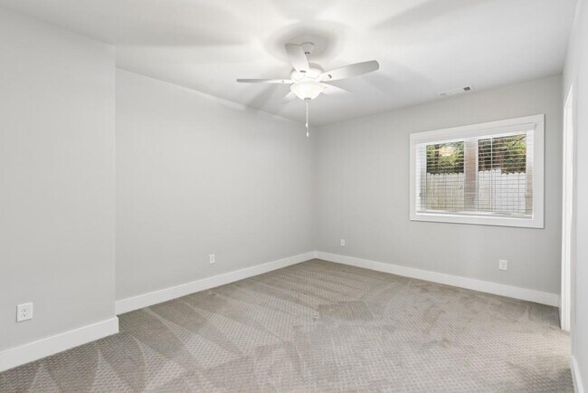 Building Photo - 2974 Hermance Dr NE