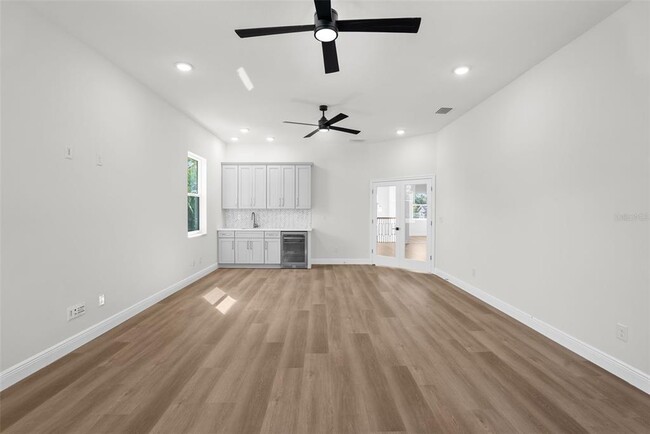 Building Photo - 4009 W Euclid Ave