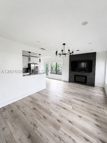 Building Photo - 12341 NE 11th Ct