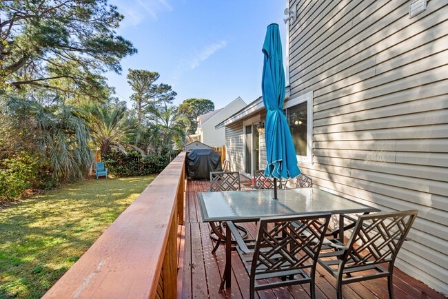Building Photo - 505 Plantation Dr