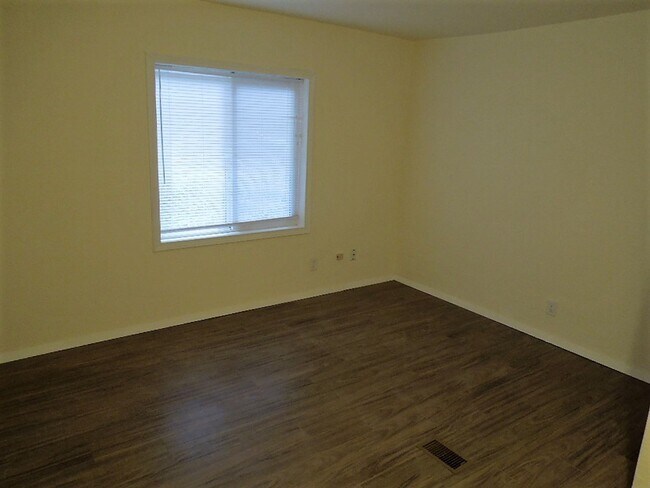 Building Photo - Remodeled 3 Bedroom Home with 2 Car Garage!