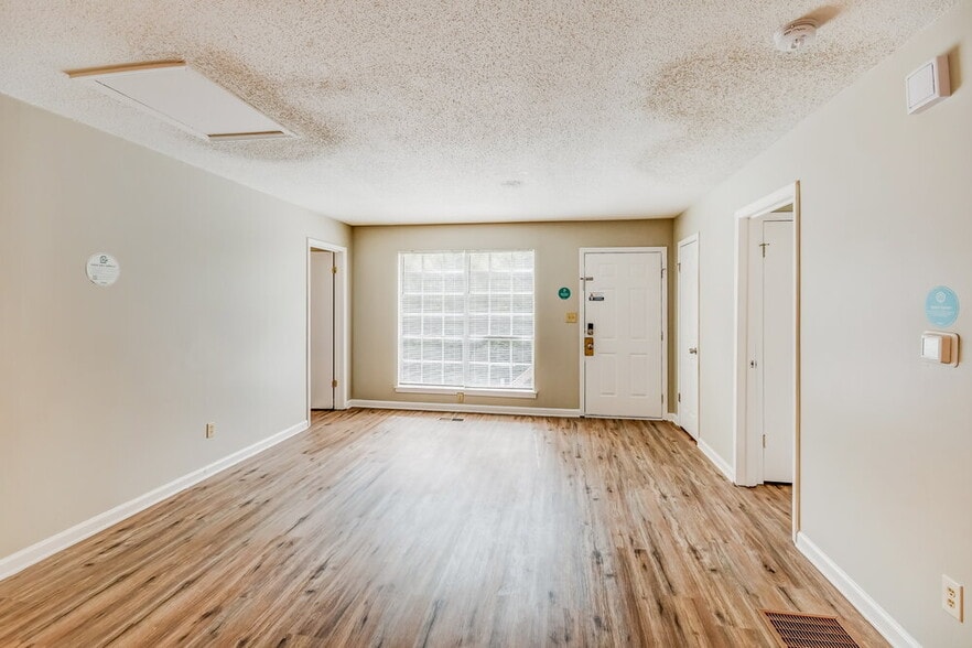 Building Photo - 1512 Marlin Springs Rd