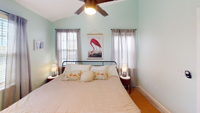 Building Photo - $3,800/mo - Furnished 2-Bed/1.5-Bath Townh...