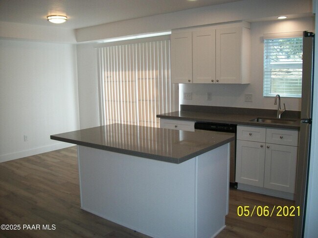 Building Photo - 5270 Diamond Dr