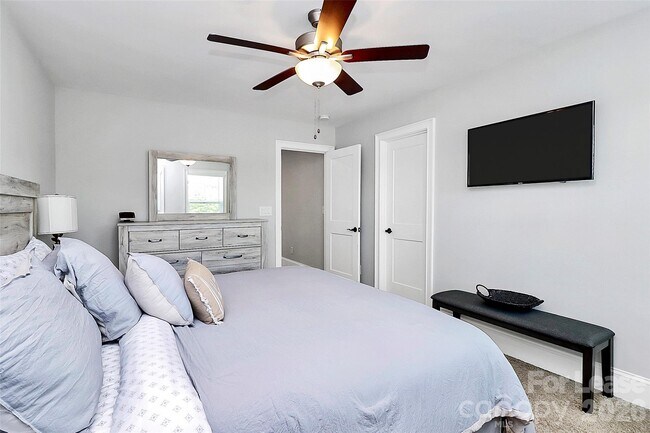 Building Photo - 136 Preston Rd