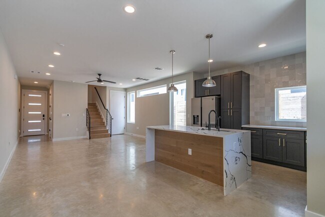 Building Photo - 7507 Bethune Ave