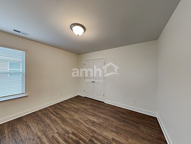 Building Photo - 113 Ashton Dr