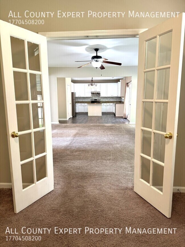 Building Photo - 1794 Taylor Oaks Dr