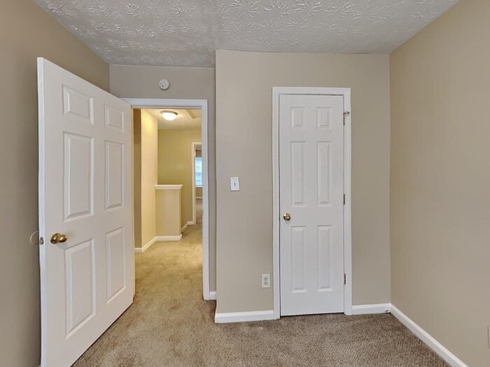 Building Photo - 9135 Jefferson Village Dr SW