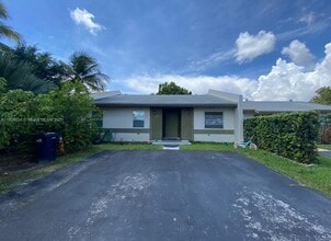 Building Photo - 11604 SW 124th Ct
